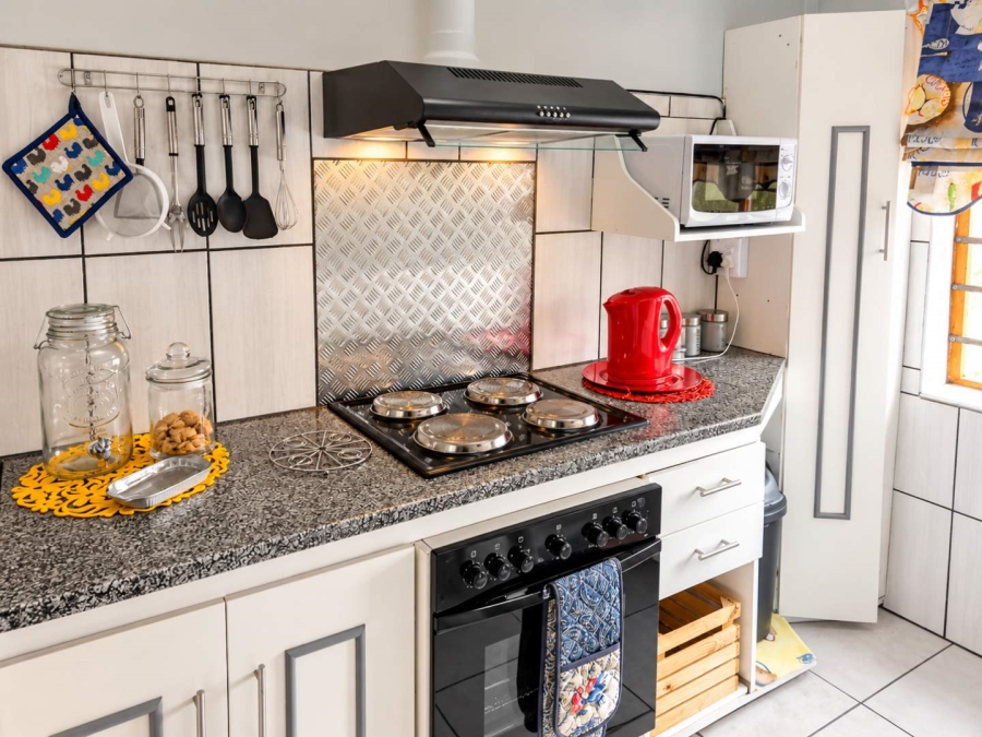 5 Bedroom Property for Sale in Kleinbaai Western Cape